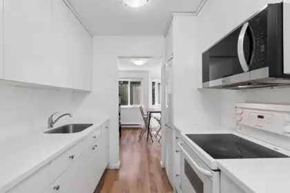 Walk-In Closet Photo of 405 9880 Manchester Drive, Burnaby, BC