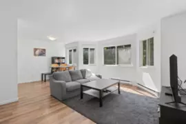 405 9880 Manchester Drive, Burnaby, BC