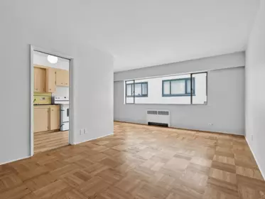 Kitchen Photo of 105 1879 Barclay Street, Vancouver, BC