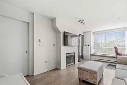 322 6833 Village Green, Burnaby, BC, Burnaby — Apartment/Condo for sale