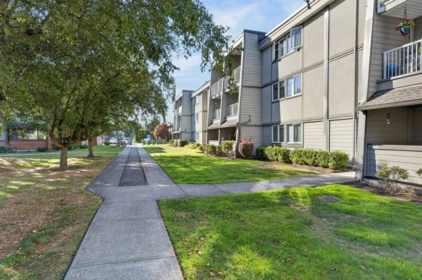 Backyard Photo of 119 3451 Springfield Drive, Richmond, BC