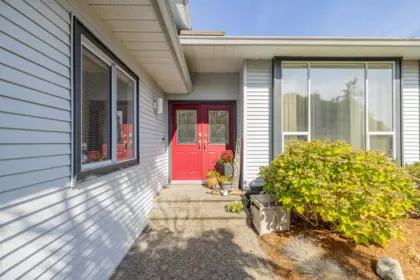 18693 56a Avenue, Surrey, BC, Surrey — Single Family Residence for sale