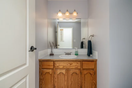 Mudroom Photo of 18693 56a Avenue, Surrey, BC