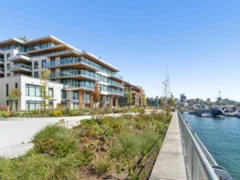 302 777 Harbour Way, North Vancouver, BC