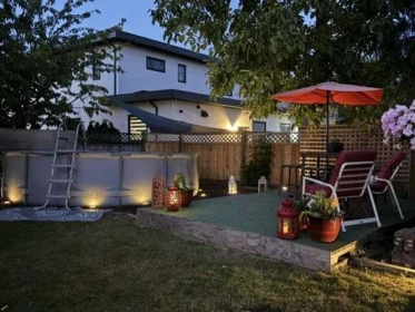 Staircase Photo of 18622 59 Avenue, Surrey, BC