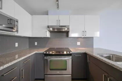 Kitchen Photo of 1809 14 Begbie Street, New Westminster, BC