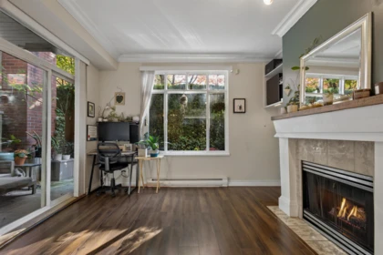 Dining Area Photo of 101 1675 W 10th Avenue, Vancouver, BC