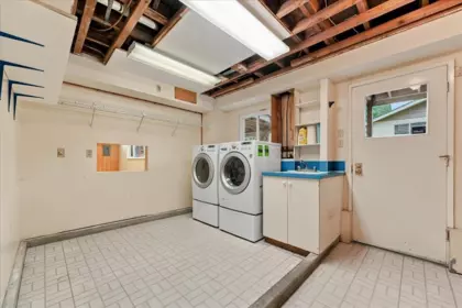 Laundry Room Photo of 4295 Nottingham Road, North Vancouver, BC