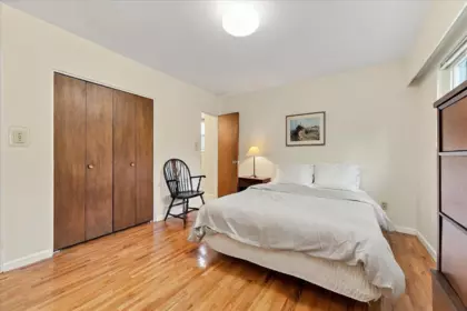 Walk-In Closet Photo of 4295 Nottingham Road, North Vancouver, BC