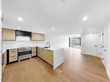 202 6485 Manitoba Street, Vancouver, BC, Vancouver — Apartment/Condo for sale