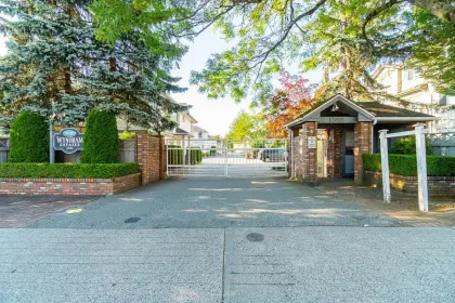 228 13895 102 Avenue, Surrey, BC, Surrey — Townhouse for sale