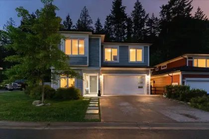 23 63650 Flood Hope Road, Hope, BC, Hope — Single Family Residence for sale