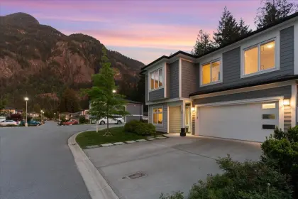 23 63650 Flood Hope Road, Hope, BC, Hope — Single Family Residence for sale
