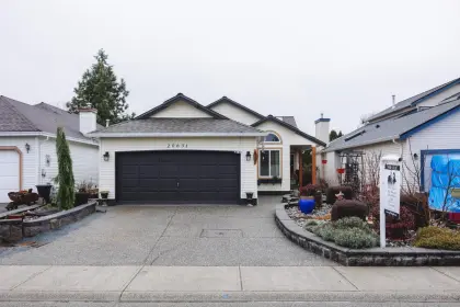 20631 W River Road, Maple Ridge, BC, Maple ridge — Single Family Residence for sale