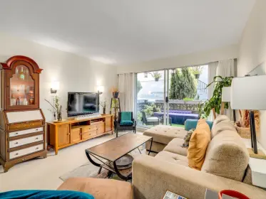 111 910 Fifth Avenue, New Westminster, BC, New westminster — Apartment/Condo for sale