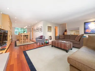 8228 Burnlake Drive, Burnaby, BC, Burnaby — Single Family Residence for sale