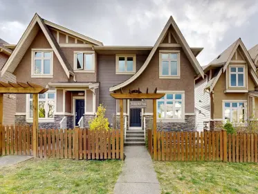 6743 184 Street, Surrey, BC, Surrey — Row House (Non-Strata) for sale