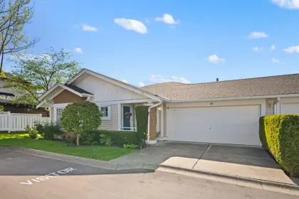 16 6885 184 Street, Surrey, BC, Surrey — Townhouse for sale