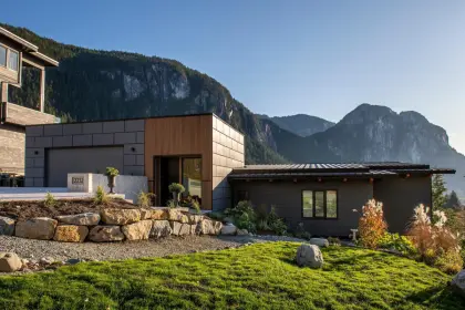 2232 Crumpit Woods Drive, Squamish, BC, Squamish — Single Family Residence for sale