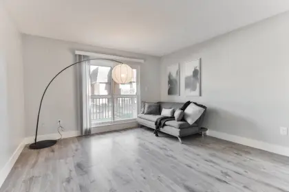 204 33850 Fern Street, Abbotsford, BC, Abbotsford — Apartment/Condo for sale