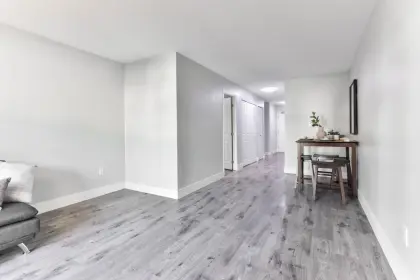 204 33850 Fern Street, Abbotsford, BC, Abbotsford — Apartment/Condo for sale