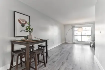 204 33850 Fern Street, Abbotsford, BC, Abbotsford — Apartment/Condo for sale