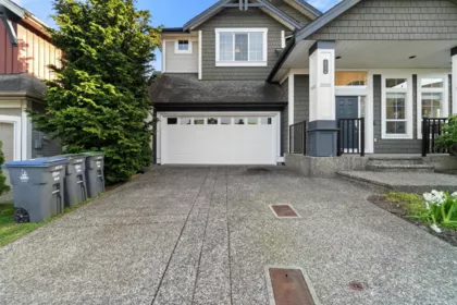 16476 60a Avenue, Surrey, BC, Surrey — Single Family Residence for sale