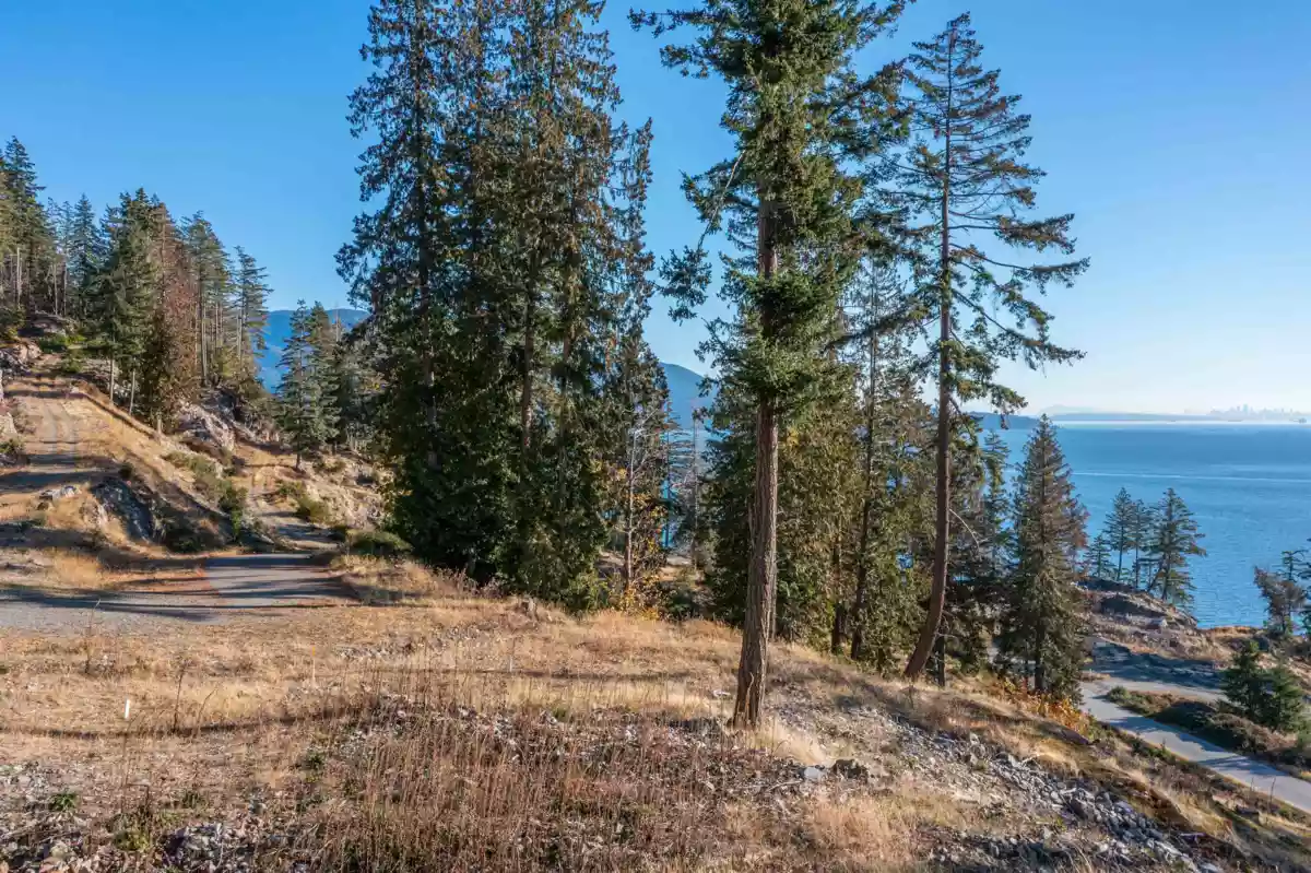 Family Room Photo of 818 Mcintosh Lane, Bowen Island, BC