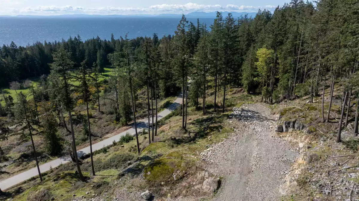 Guest Bathroom Photo of 818 Mcintosh Lane, Bowen Island, BC
