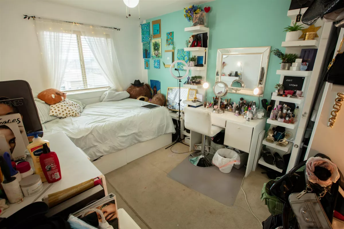 Guest Bathroom Photo of 21145 77b Avenue, Langley, BC