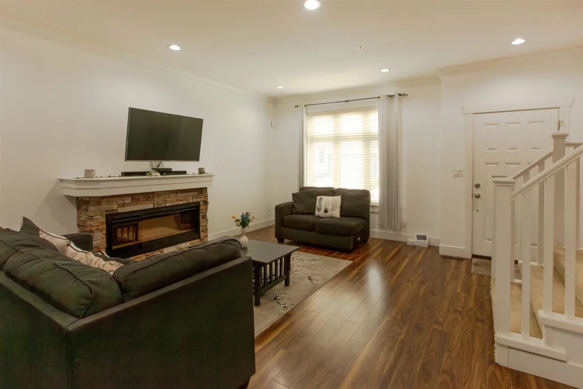 Living Room Photo of 21145 77b Avenue, Langley, BC