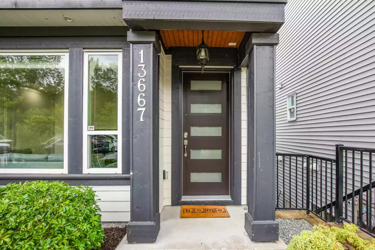 Living Room Photo of 13667 232a Street, Maple Ridge, BC