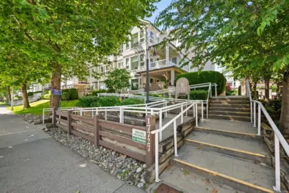 209 17727 58 Avenue, Surrey, BC, Surrey — Apartment/Condo for sale
