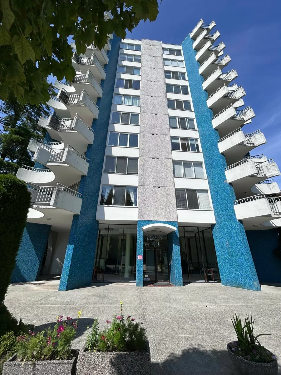 Dining Area Photo of 303 4691 W 10th Avenue, Vancouver, BC
