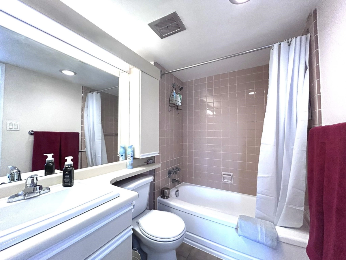 Entry Foyer Photo of 303 4691 W 10th Avenue, Vancouver, BC