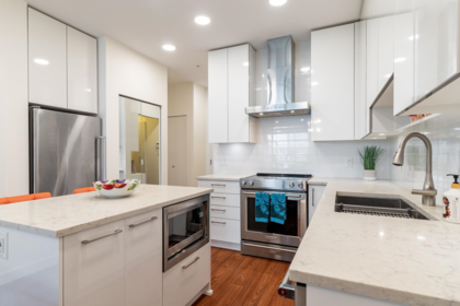 306 5460 Broadway, Burnaby, BC, Burnaby — Apartment/Condo for sale