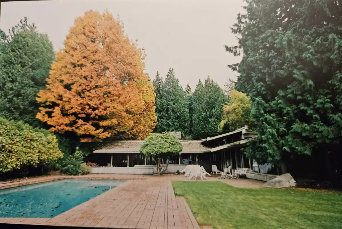 Basement Recreation Room Photo of 12581 16 Avenue, Surrey, BC