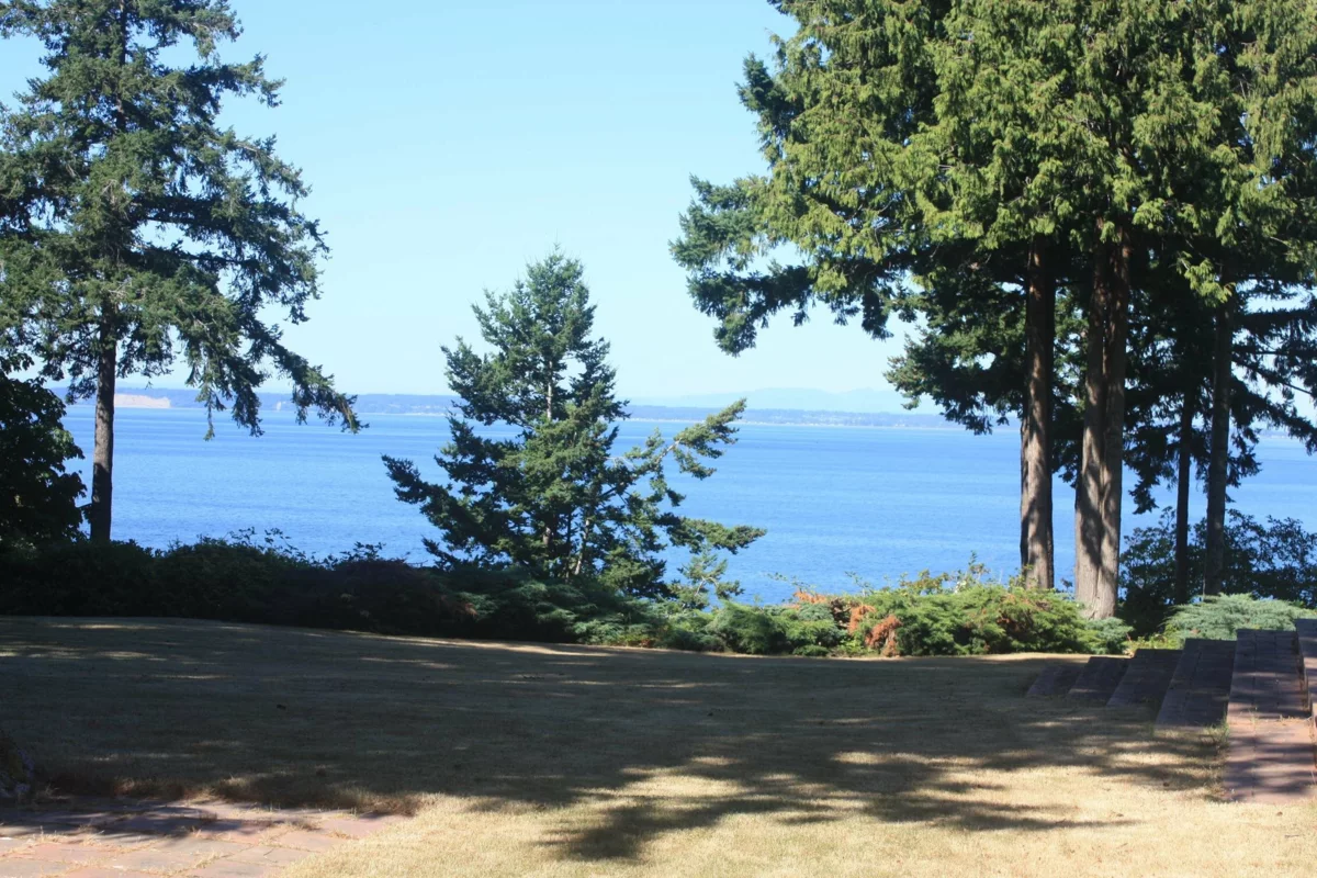 Living Room Photo of 12581 16 Avenue, Surrey, BC