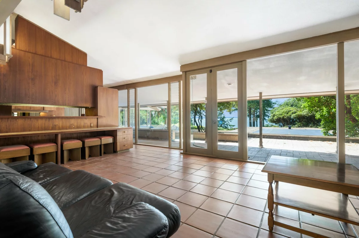 Powder Room Photo of 12581 16 Avenue, Surrey, BC