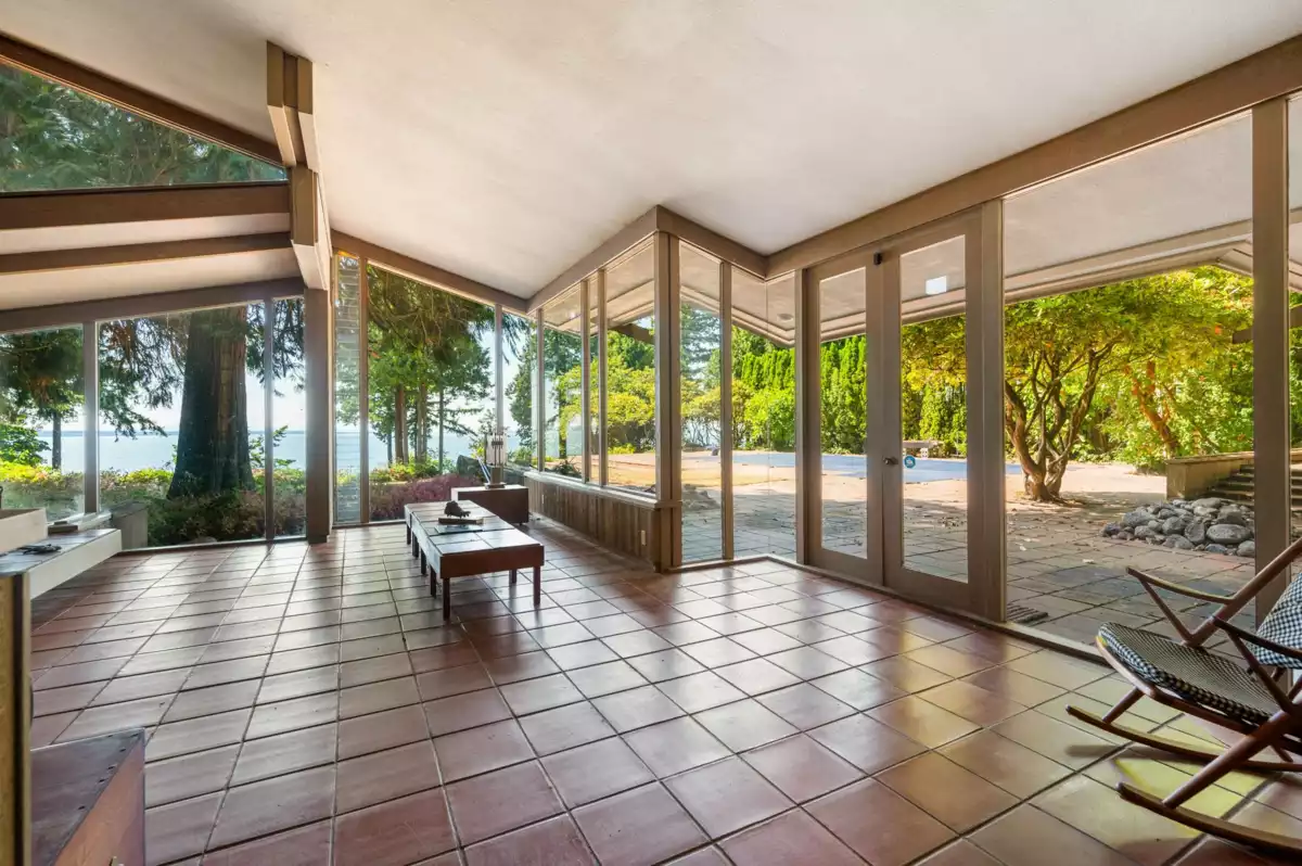 Walk-In Closet Photo of 12581 16 Avenue, Surrey, BC