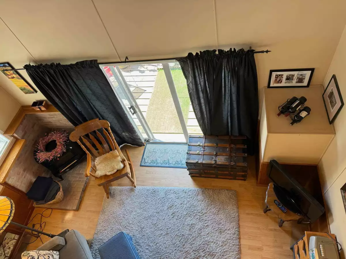 Entry Foyer Photo of 23220 Dyke Road, Richmond, BC