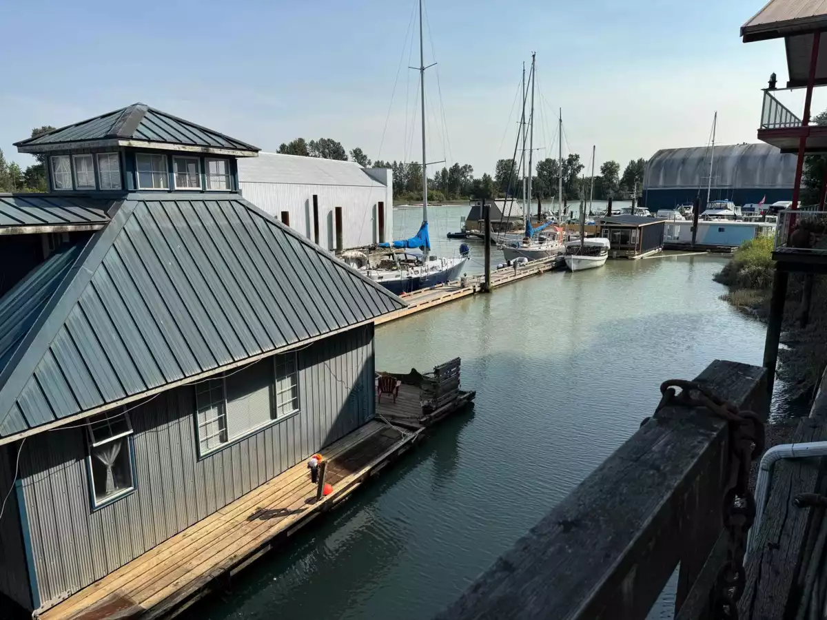 Family Room Photo of 23220 Dyke Road, Richmond, BC
