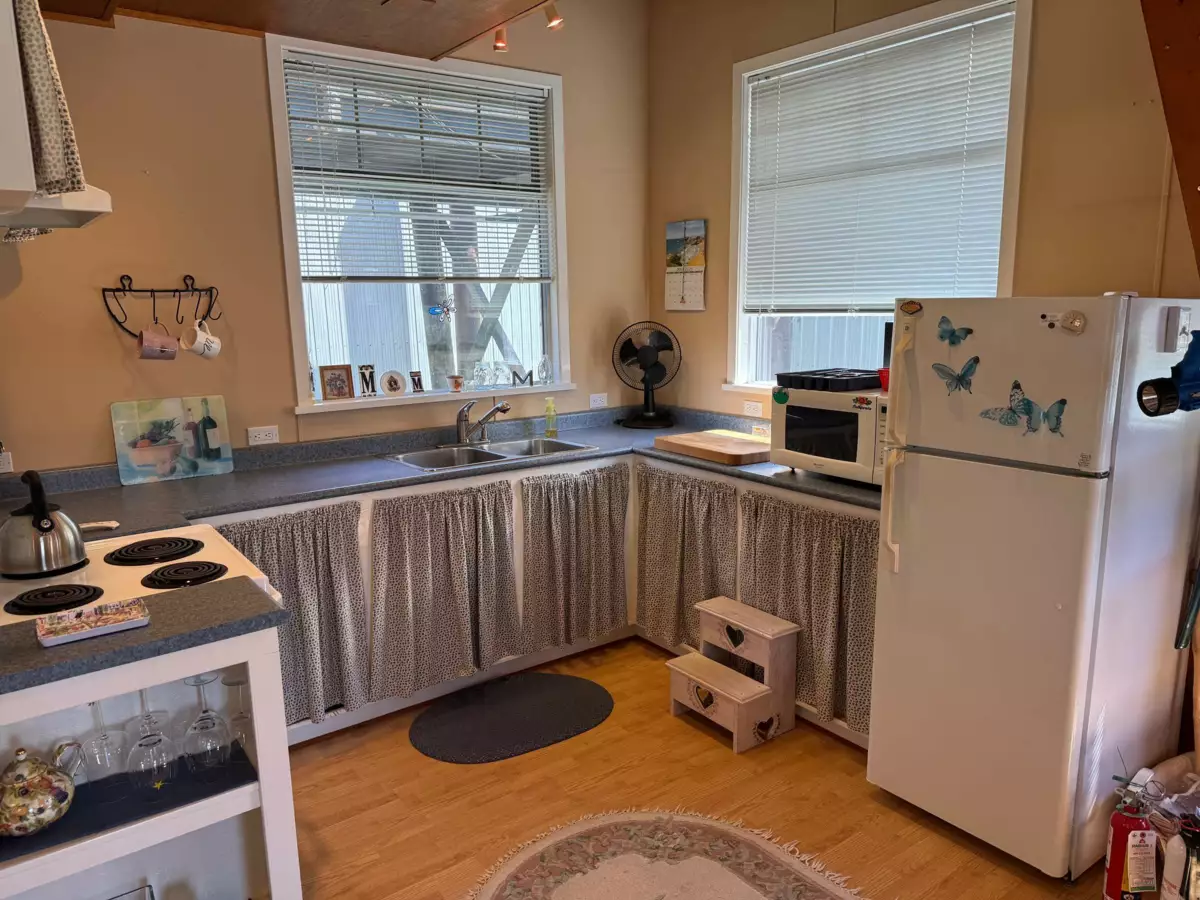 Guest Bathroom Photo of 23220 Dyke Road, Richmond, BC