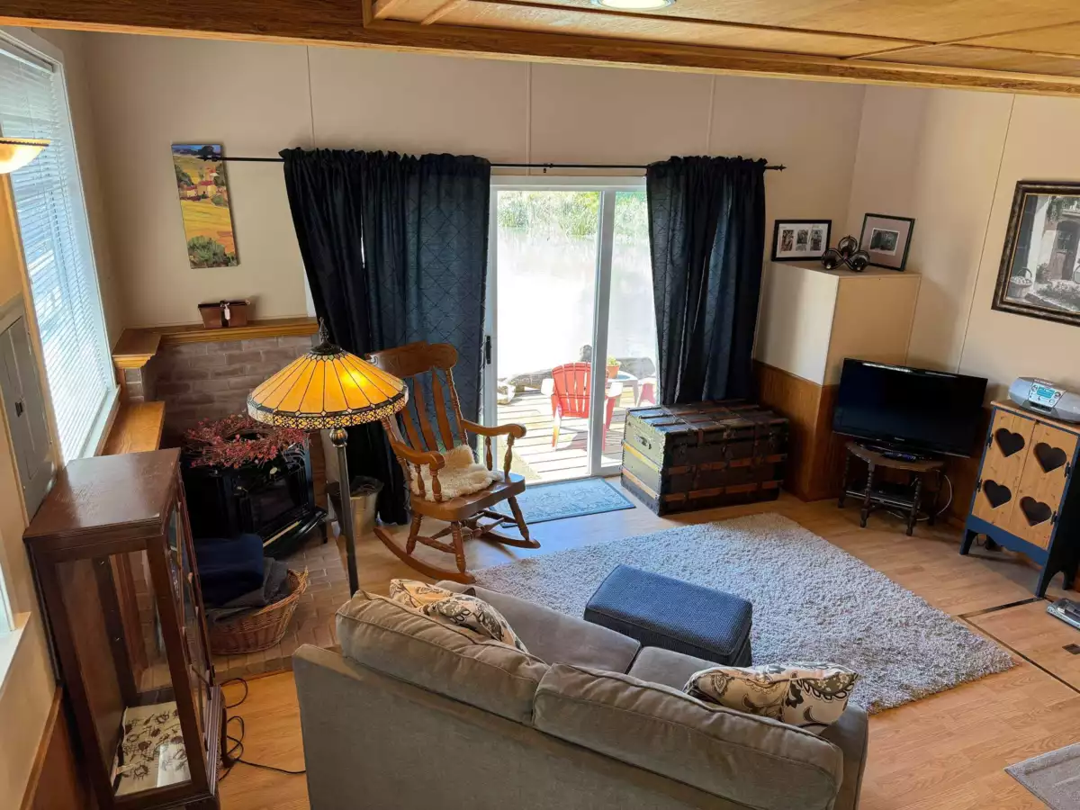 Kitchen Photo of 23220 Dyke Road, Richmond, BC