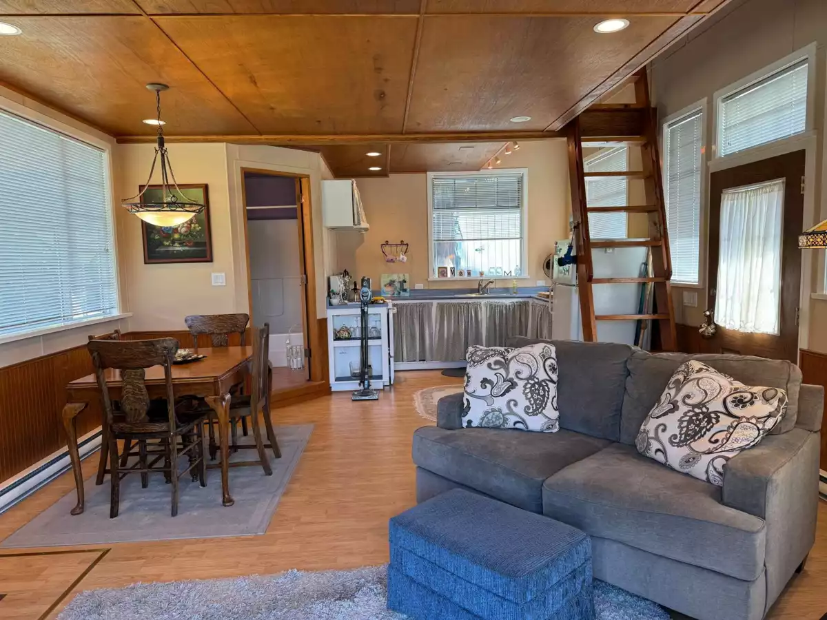 Primary Bedroom Photo of 23220 Dyke Road, Richmond, BC