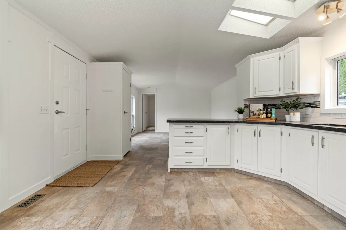 Basement Recreation Room Photo of 34 65367 Kawkawa Lake Road, Hope, BC