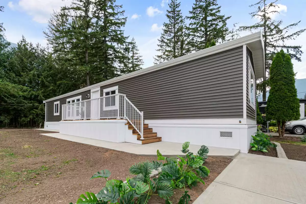 Exterior Front Photo of 34 65367 Kawkawa Lake Road, Hope, BC