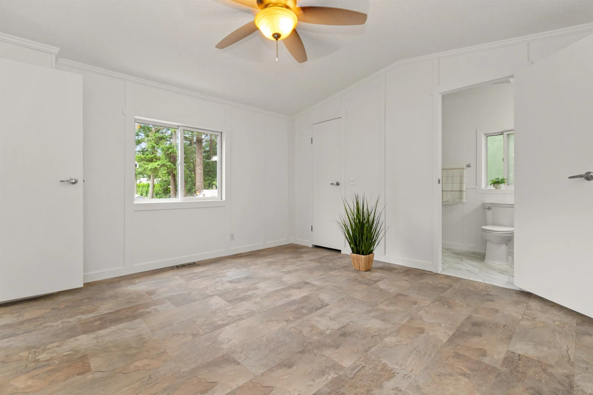 Guest Bathroom Photo of 34 65367 Kawkawa Lake Road, Hope, BC