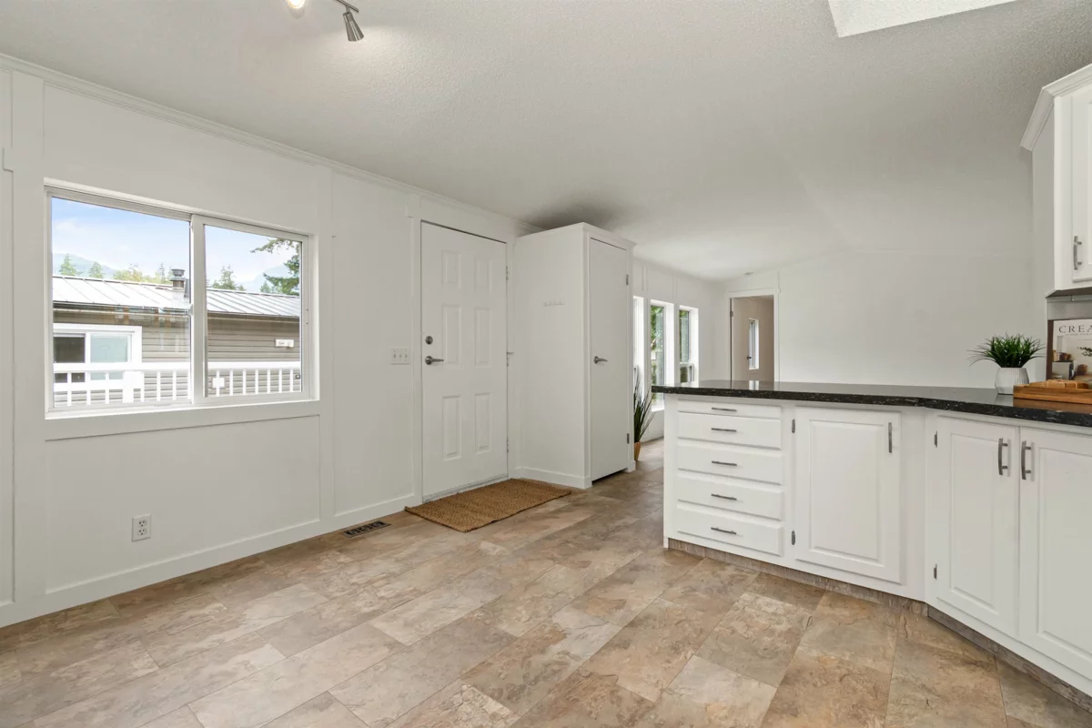 Kitchen Photo of 34 65367 Kawkawa Lake Road, Hope, BC