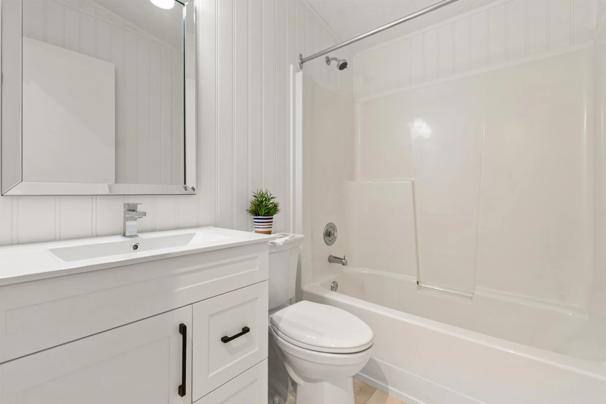 Primary Bedroom Photo of 34 65367 Kawkawa Lake Road, Hope, BC